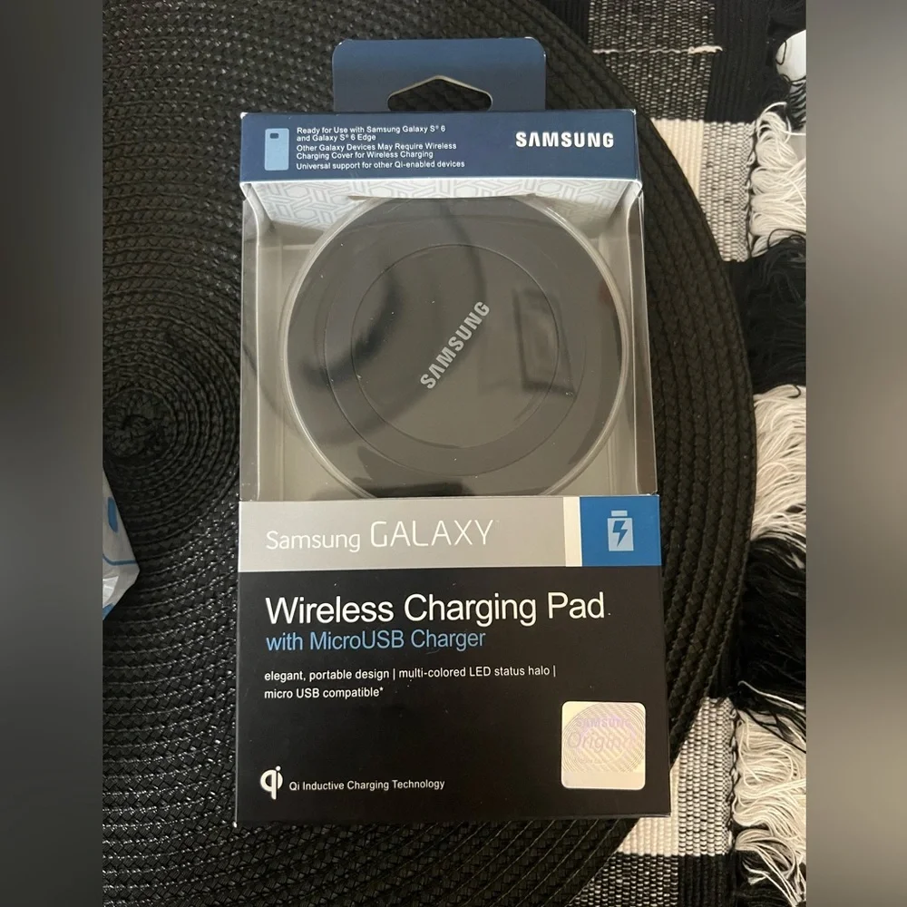 Samsung wireless charging pad